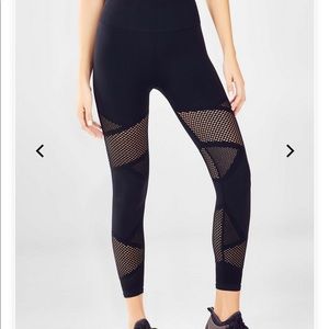 Fabletics Mosaic High-Waisted 7/8 legging Size M